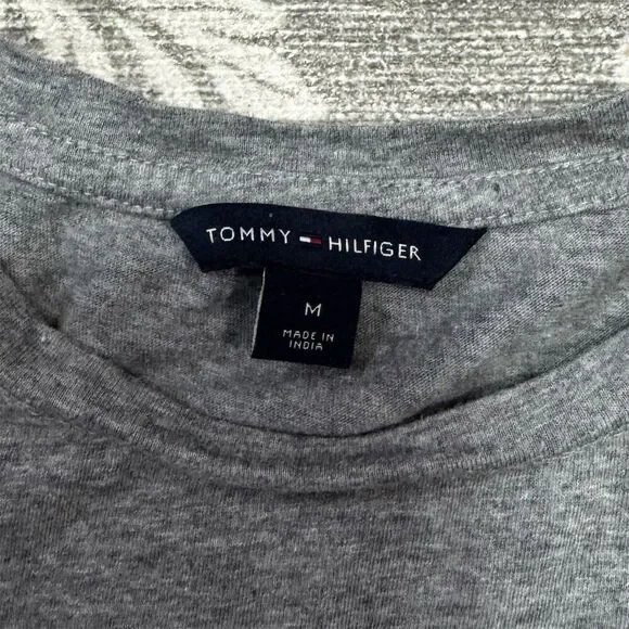 Tommy Hilfiger Women's Graphic Print T-Shirt Gray Size M Crew Neck - Picture 5 of 7